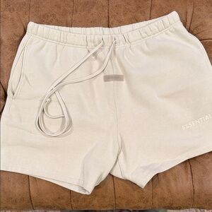 Fear of God Essentials Sweat Shorts – Light Oatmeal (Size L)